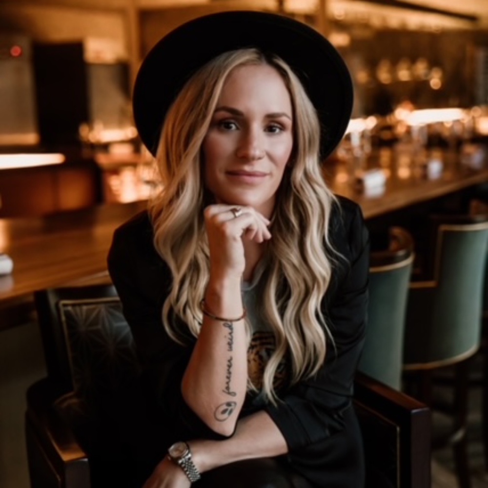 Meet your Posher, Roxanne